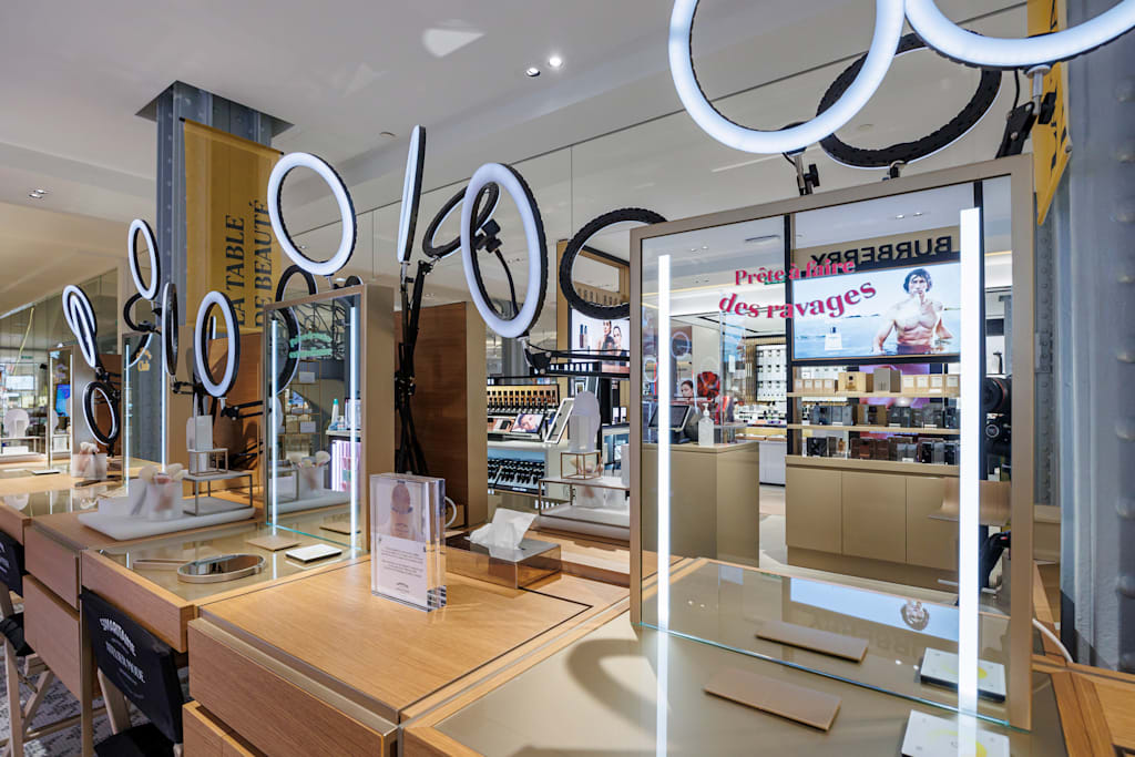 YVES SAINT LAURENT BEAUTY Samaritaine DFS Paris